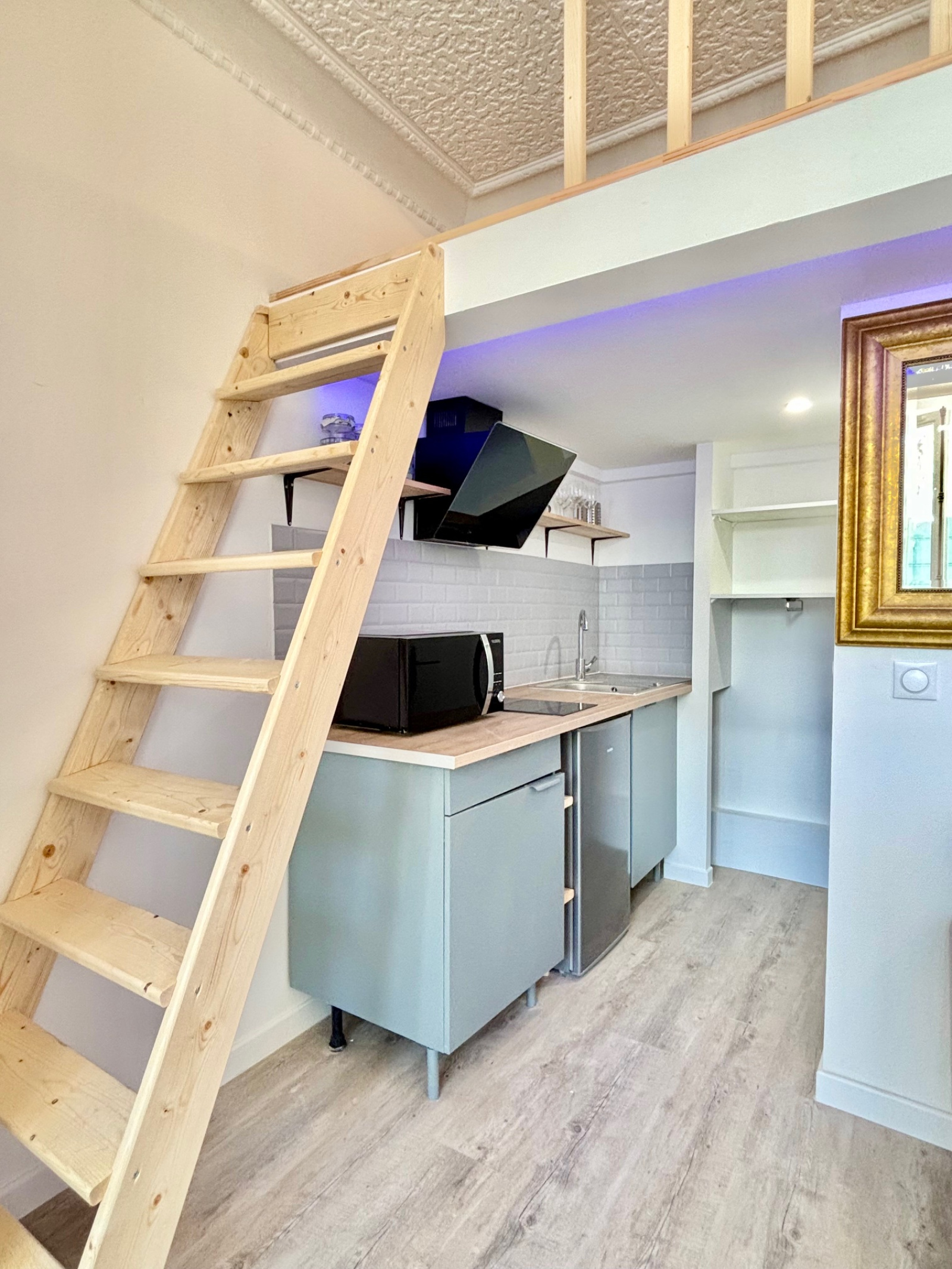 Image_, Studio, Montrouge, ref :ALST10003773