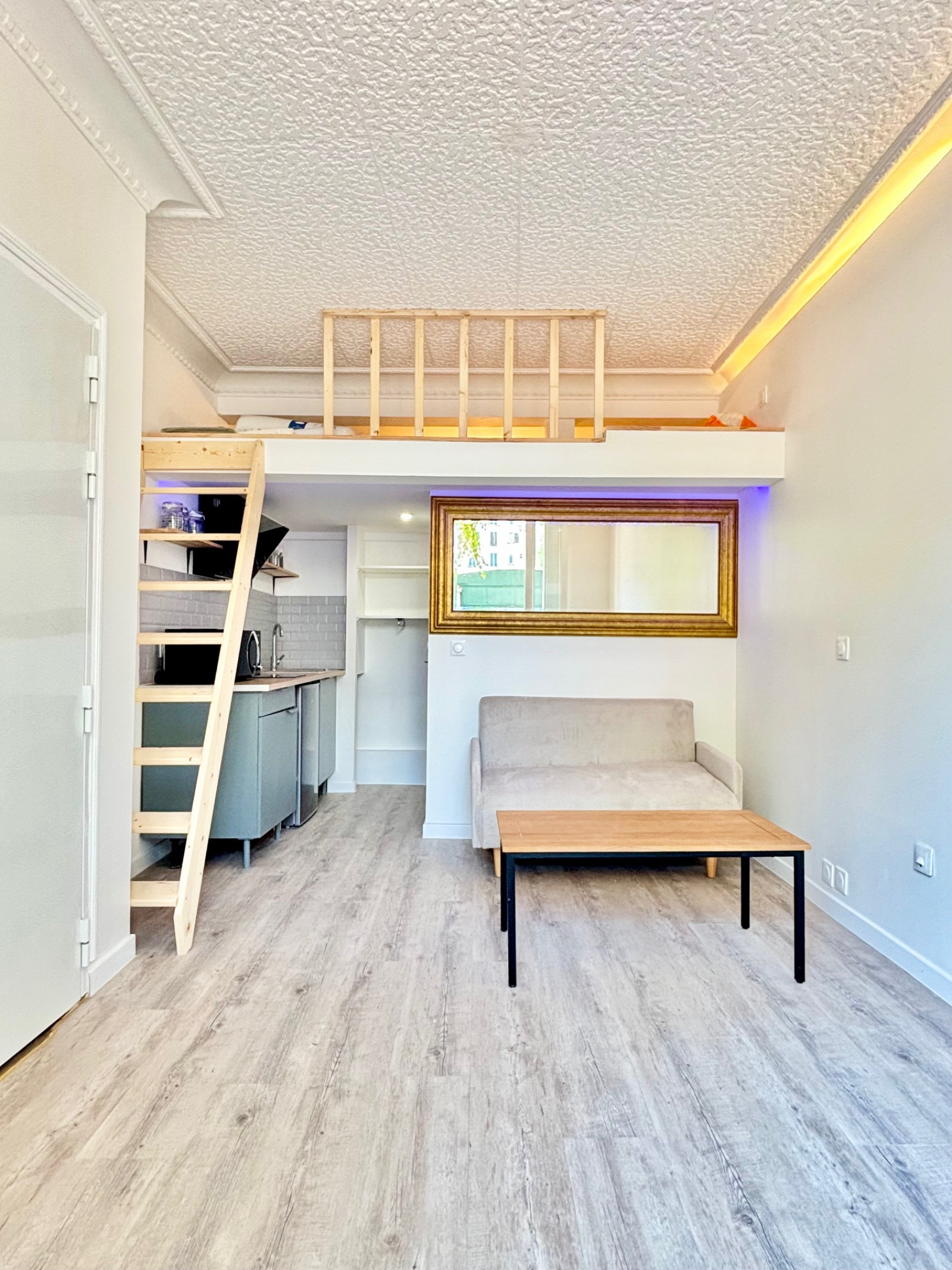 Image_, Studio, Montrouge, ref :ALST10003773